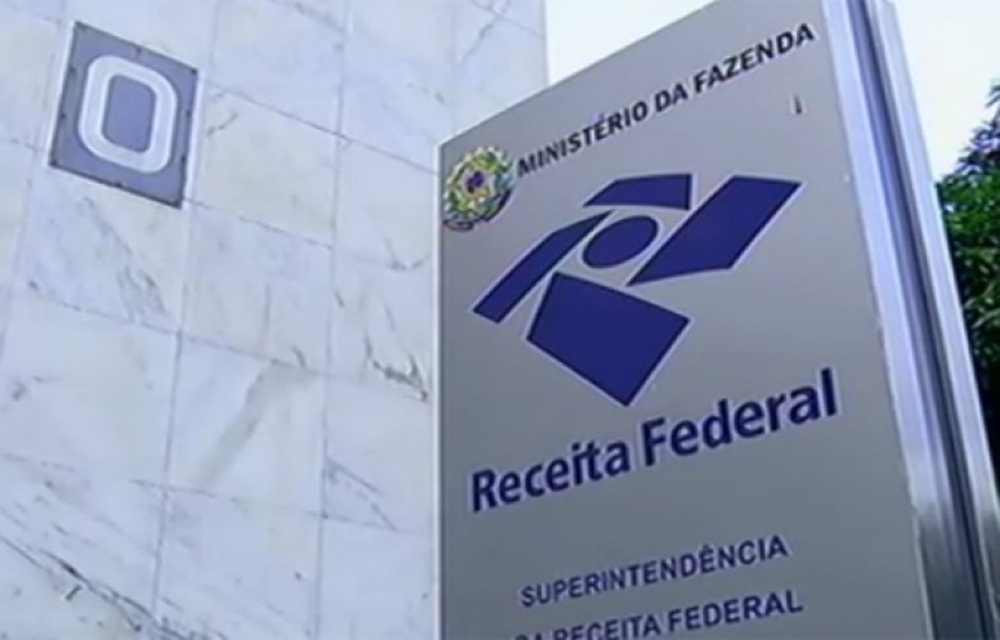 Ir para  <p>A Receita Federal abrir&aacute; nesta quinta-feira consulta ao quarto lote de restitui&ccedil;&atilde;o do Imposto de Renda Pessoa F&iacute;sica 2016.</p>

<p>No lote ser&atilde;o tamb&eacute;m...